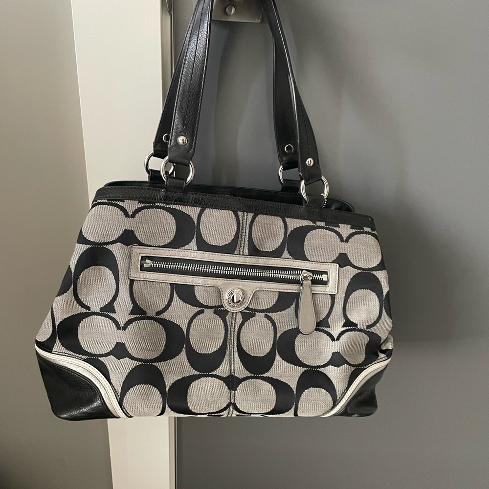 GUC Authentic Coach Purse
